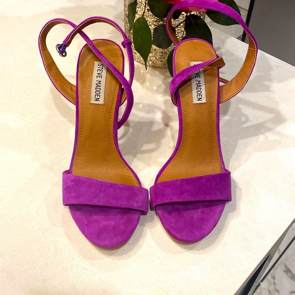 Heels - Picture 2 of 4